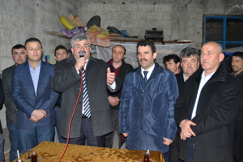 AK Parti Zonguldak Milletvekili adayı Faruk Çaturoğlu, Ereğli İlçesindeki bazı köylere giderek köylülerin sorunlarını dinledi.